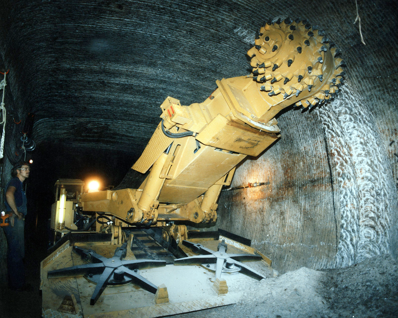 Illustration for article titled 24 Digging Machines That Created a World Beneath Our Feet